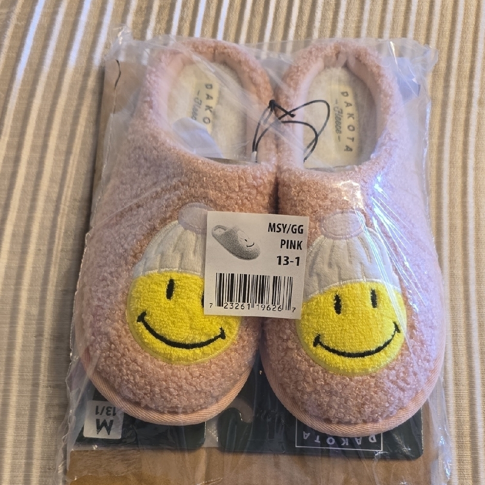 Girls Pink Smiley Slippers Size 13-1 Girls